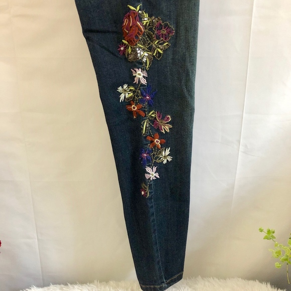 Stitch Star Embroidered Boho Blue Jeans. Size 4 NWT - Picture 4 of 8